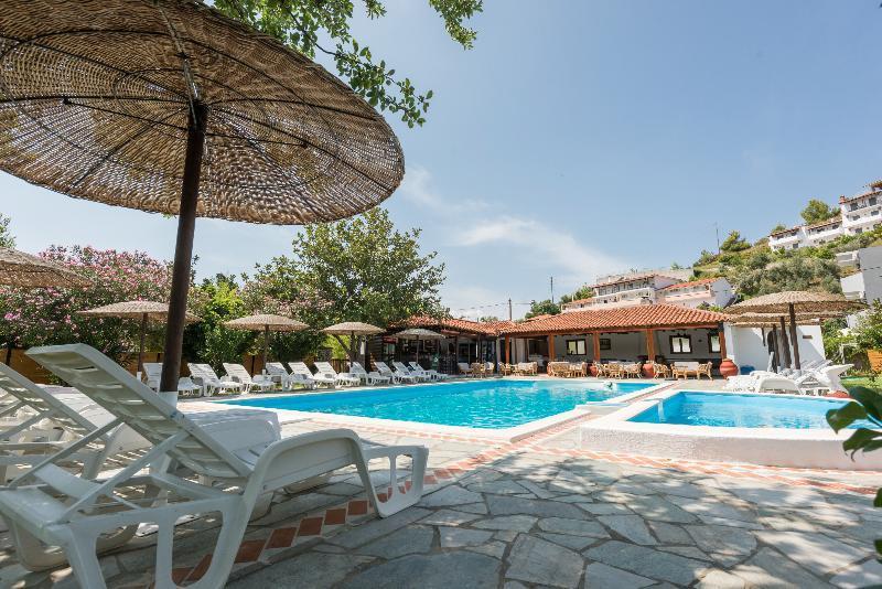 Strawberry Skiathos Agia Paraskevi  Exteriör bild