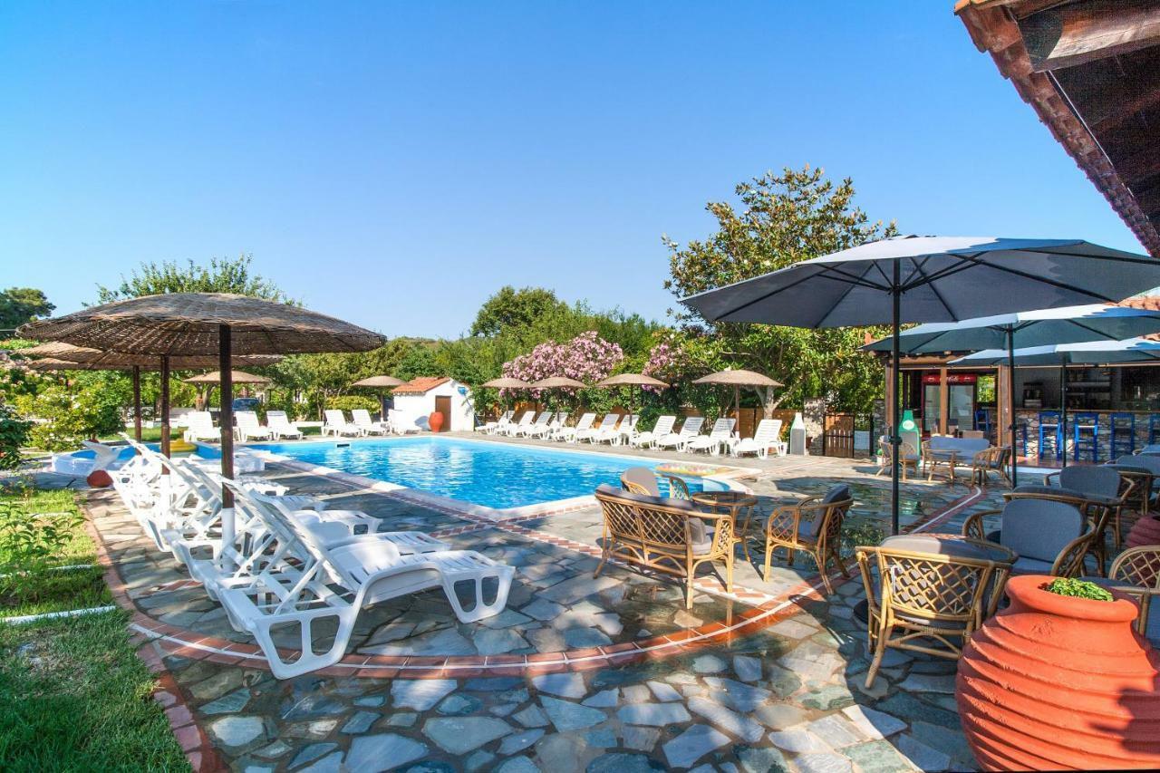 Strawberry Skiathos Agia Paraskevi  Exteriör bild