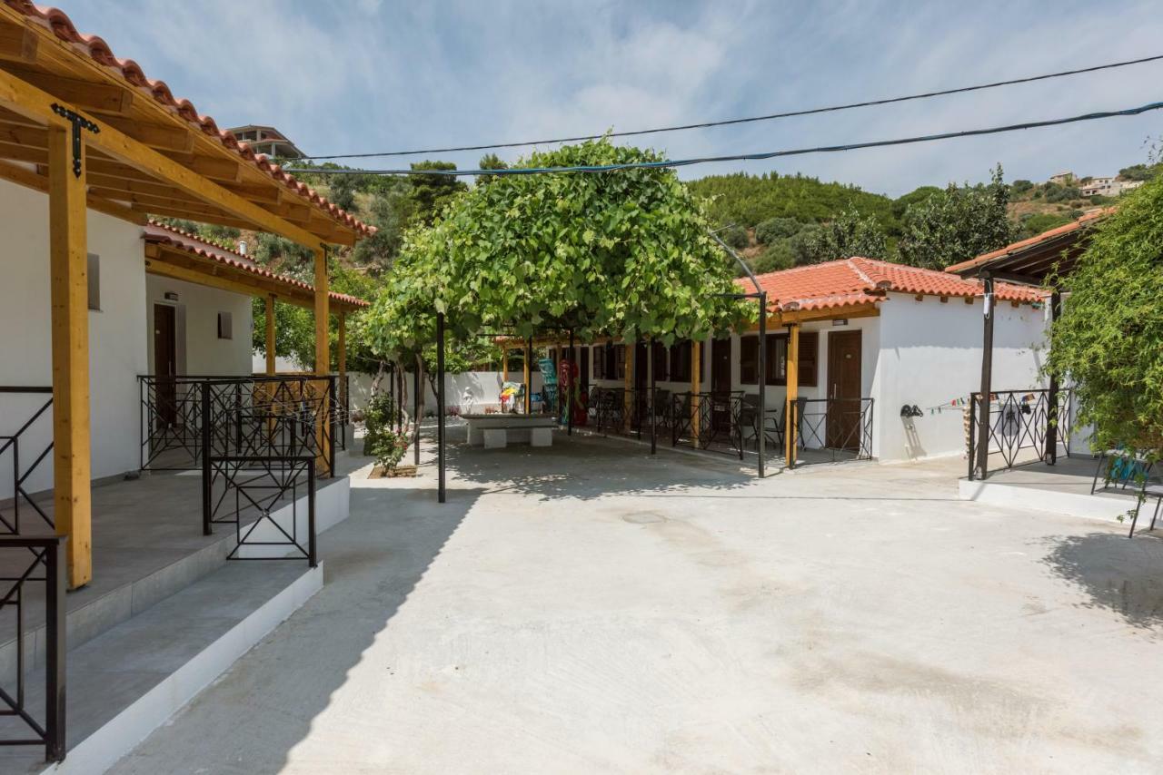 Strawberry Skiathos Agia Paraskevi  Exteriör bild