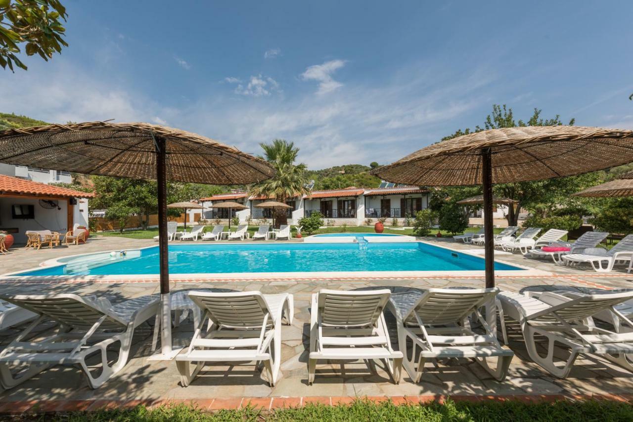 Strawberry Skiathos Agia Paraskevi  Exteriör bild